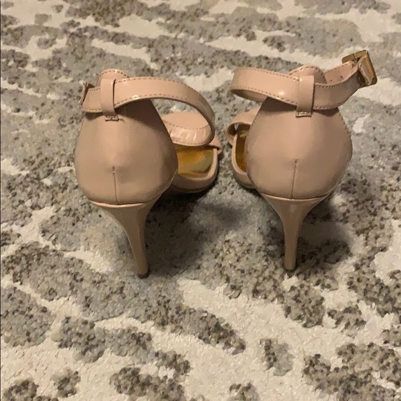 Women’s nude party heels - Picture 3 of 4